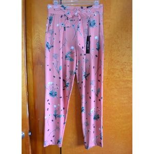 NWT Mid Rise Ankle Pant